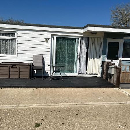 2 Bedroom Chalet, Sb10, Sandown, Isle Of Wight, Dog Friendly, Free Wifi Kültér fotó